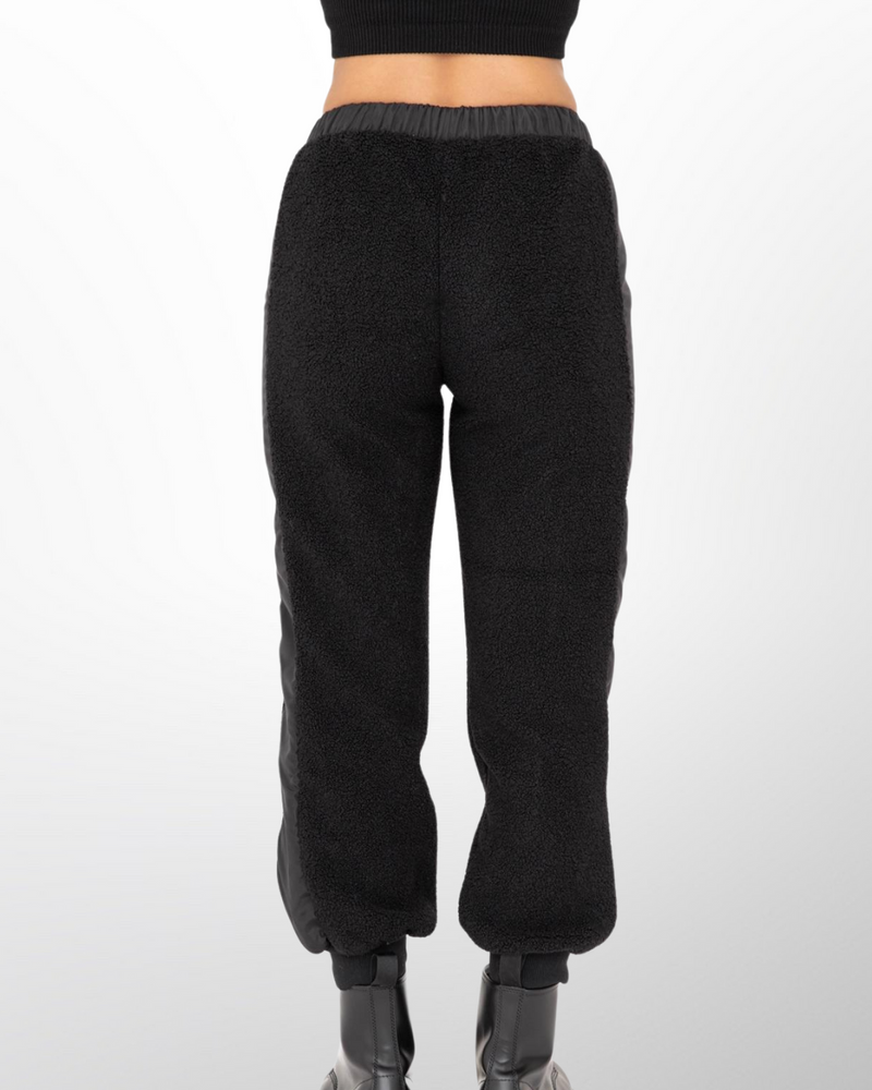 
            
                Load image into Gallery viewer, Women&amp;#39;s Microfleece Sherpa Joggers
            
        